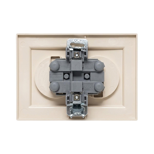 Розетка 2-мест. СП б/з 10А бежевый с защ. штор. Минск EKF