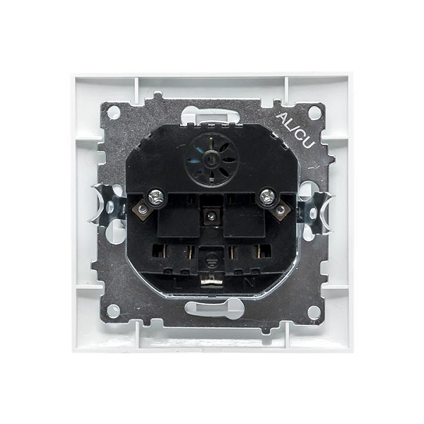 Валенсия розетка 1-местная с/з 16А белая с защ. штор. с 2 USB 2,1А EKF