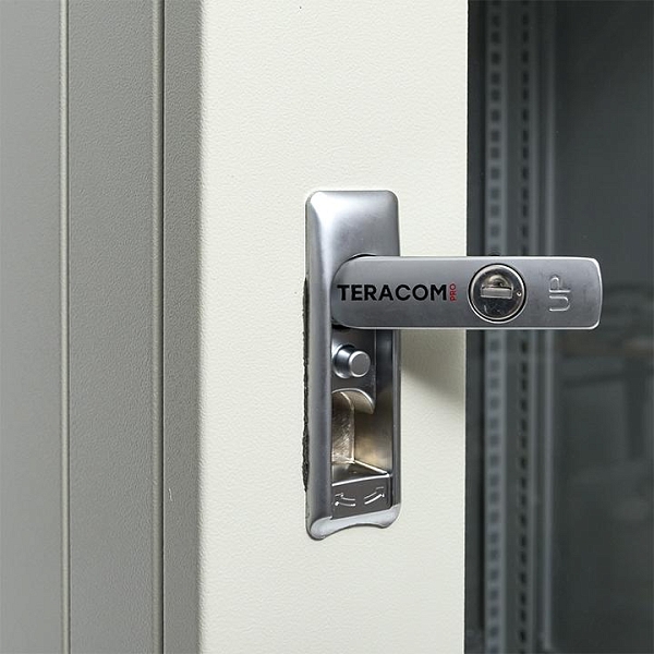 Шкаф настенный 19" TERACOM PRO 15U 600x600 мм дверь стеклянная с замком-ручкой серый